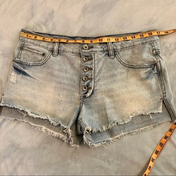 ✅SOLD![Free People] Button Fly Cutoff Denim Shorts - Picture 12 of 15